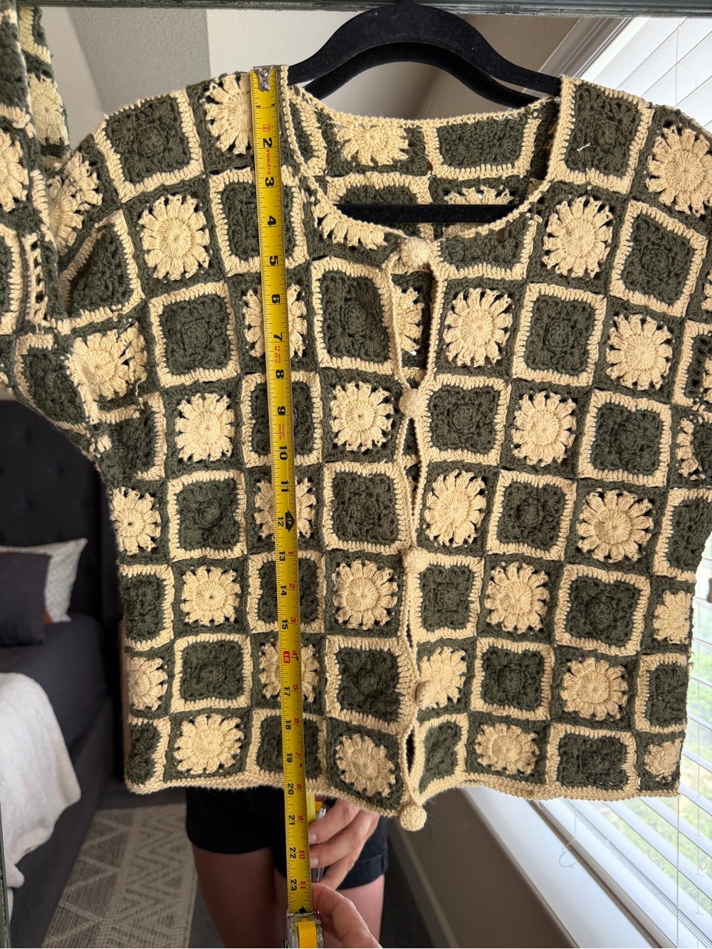 ✨ VINTAGE Handmade Crochet Granny Square Cardigan - Sage Floral ✨ - Picture 10 of 11